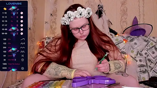 Snapshot of Crow_Diam0nd chatting on 10.10.25 Crow Diam0nd online show from 10.10.25