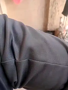 Snapshot of Vinay-kumar89 chatting on 12.19.25 Vinay-kumar89 online show from 12.19.25