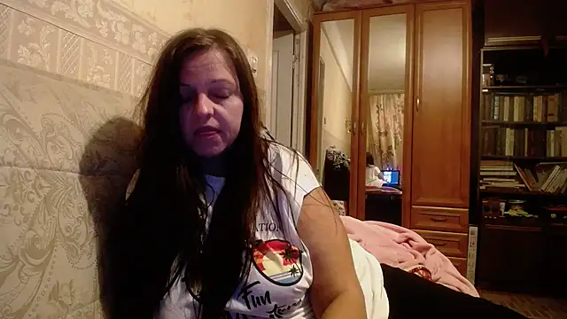 Snapshot of CatMelissa chatting on 10.01.25 CatMelissa online show from 10.01.25