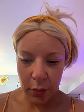 EllaSnow online show from 04.07.26