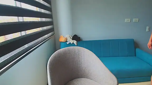 Lauri  fit online show from 10.27.25