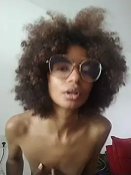 Snapshot of Emanuelle_manu chatting on 12.03.24 Emanuelle manu online show from 12.03.24