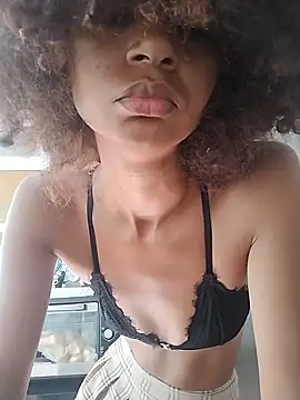 Snapshot of Emanuelle_manu chatting on 12.09.24 Emanuelle manu online show from 12.09.24