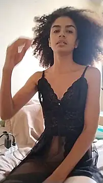 Snapshot of Emanuelle_manu chatting on 12.04.25 Emanuelle manu online show from 12.04.25