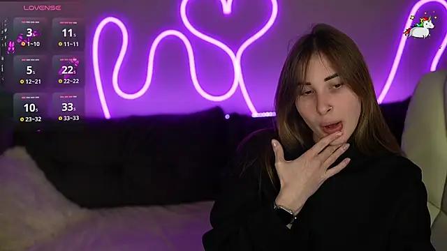 JennyyLuv online show from 11.29.25