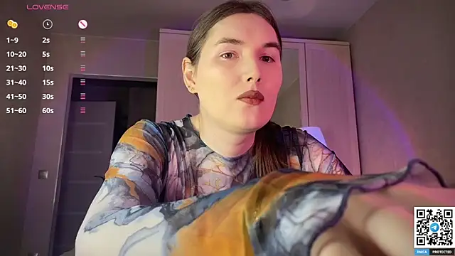 Snapshot of Maria_Bowie chatting on 04.24.26 Maria Bowie online show from 04.24.26