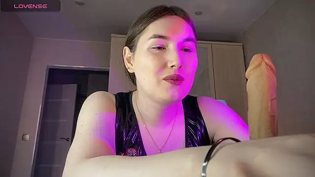 Snapshot of Maria_Bowie chatting on 05.25.26 Maria Bowie online show from 05.25.26