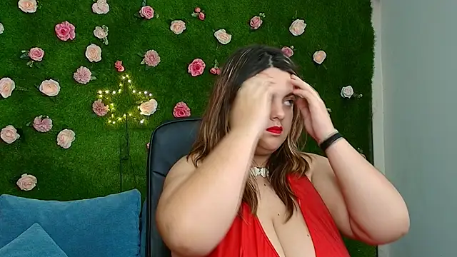 Huge Titties  online show from 11.14.25