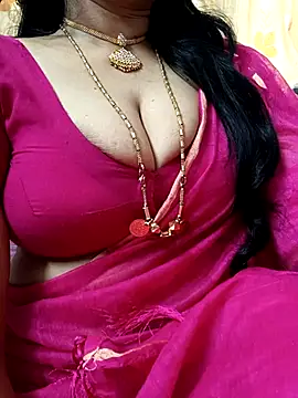 Snapshot of amala_ss chatting on 10.22.25 amala ss online show from 10.22.25