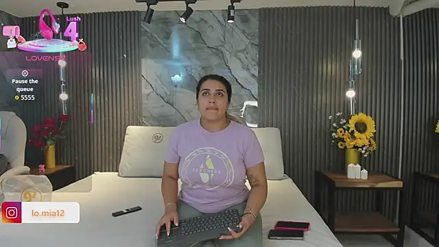 Snapshot of julietha_taylor chatting on 05.15.26 julietha taylor online show from 05.15.26