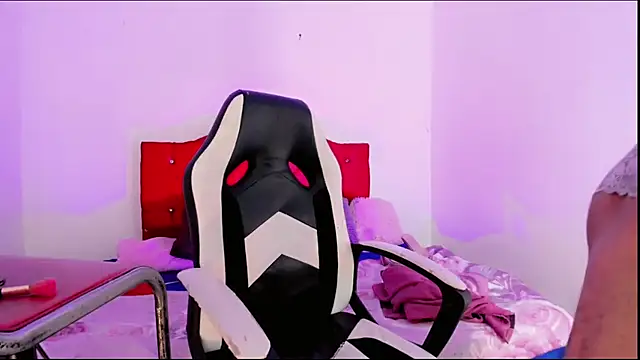 Gabyqueen70 online show from 03.16.25