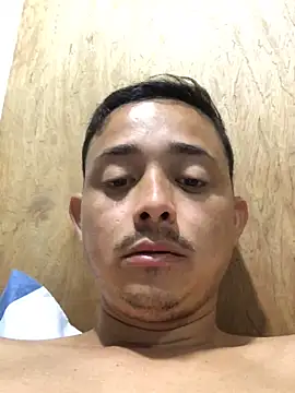 isacalejandroo online show from 12.29.24