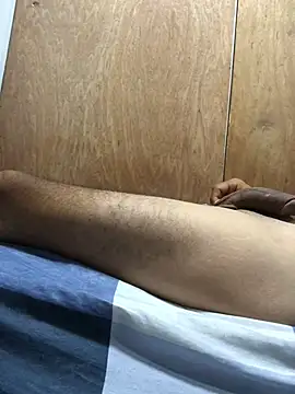 isacalejandroo online show from 01.28.25