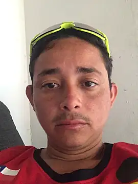 isacalejandroo online show from 02.04.25