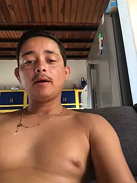 isacalejandroo online show from 02.08.25