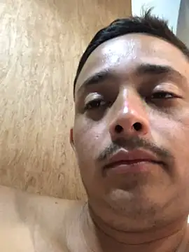 isacalejandroo online show from 02.14.25