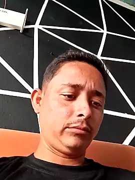 isacalejandroo online show from 02.17.25