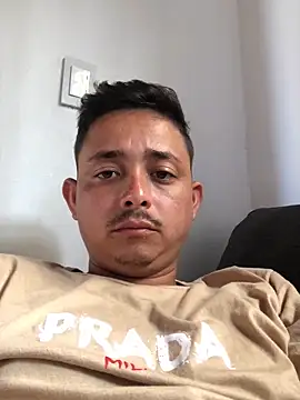 isacalejandroo online show from 09.17.25