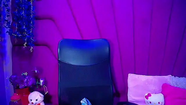 nathalia pink online show from 02.18.26