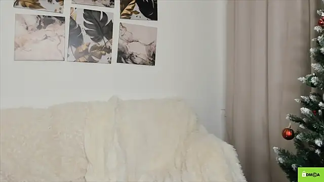 Snapshot of Funny_bunnyy chatting on 12.16.24 Funny bunnyy online show from 12.16.24