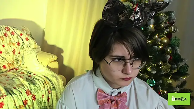 Snapshot of Funny_bunnyy chatting on 12.29.24 Funny bunnyy online show from 12.29.24