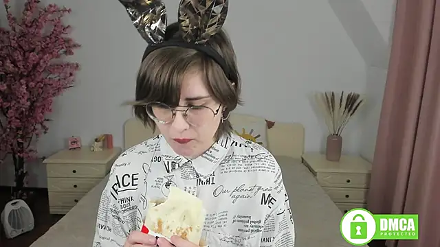 Snapshot of Funny_bunnyy chatting on 01.11.25 Funny bunnyy online show from 01.11.25