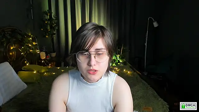 Snapshot of Funny_bunnyy chatting on 01.13.25 Funny bunnyy online show from 01.13.25