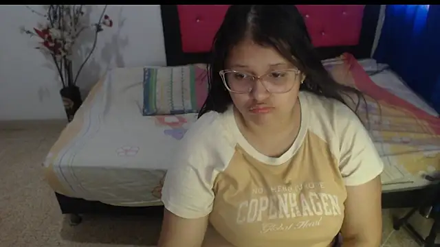 Snapshot of angel_barbie_1 chatting on 09.25.25 angel barbie 1 online show from 09.25.25