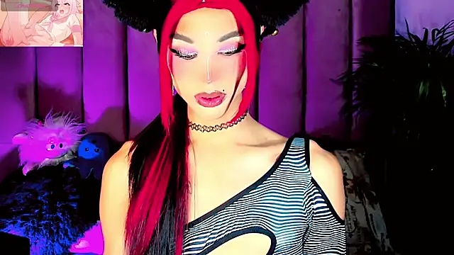 Snapshot of dollswit01 chatting on 10.10.25 dollswit01 online show from 10.10.25