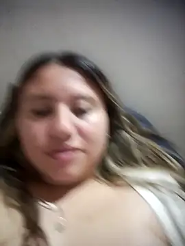 Snapshot of eimy_collinssss chatting on 12.14.25 eimy collinssss online show from 12.14.25