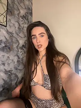 EmmaRosalie online show from 02.15.25