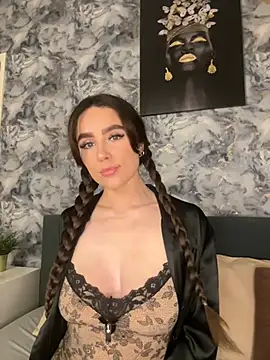 EmmaRosalie online show from 02.24.25