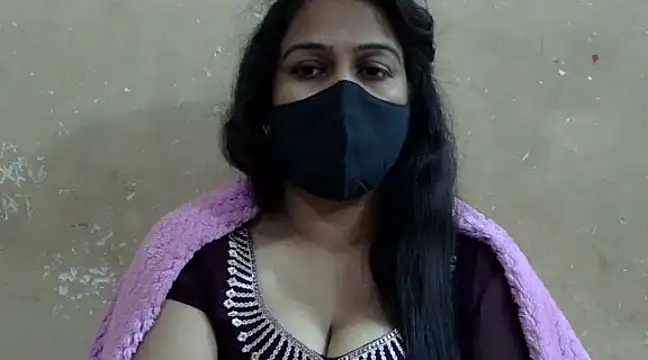 Snapshot of CUET-INDIA chatting on 01.13.25 CUET-INDIA online show from 01.13.25