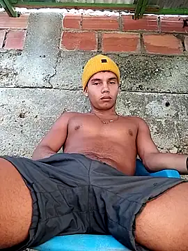 Snapshot of alex_candela chatting on 10.24.25 alex candela online show from 10.24.25