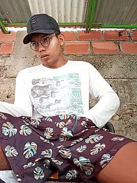 Snapshot of alex_candela chatting on 11.26.25 alex candela online show from 11.26.25