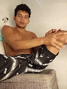 Snapshot of alex_candela chatting on 11.28.25 alex candela online show from 11.28.25