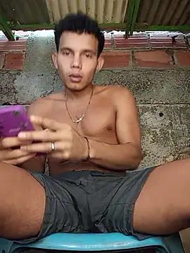 Snapshot of alex_candela chatting on 01.12.26 alex candela online show from 01.12.26