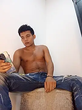 Snapshot of alex_candela chatting on 02.04.26 alex candela online show from 02.04.26