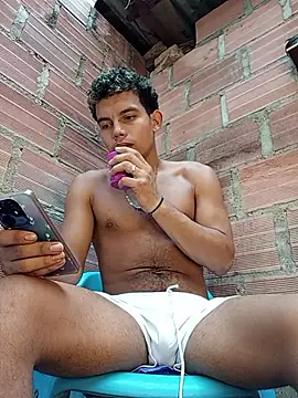 Snapshot of alex_candela chatting on 02.20.26 alex candela online show from 02.20.26