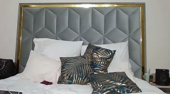 PuddingHotPot online show from 03.04.25