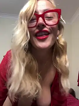 Snapshot of Lizy_Alala chatting on 01.14.25 Lizy Alala online show from 01.14.25