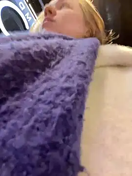 SuzieMurray online show from 12.18.24