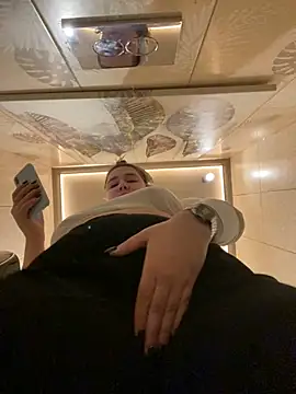 SuzieMurray online show from 02.18.25