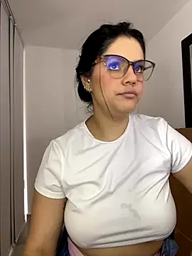 kimberlyhills1 online show from 11.14.25