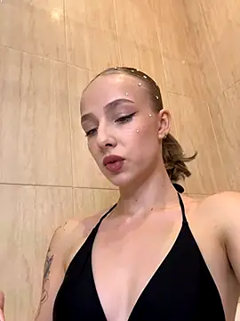 Snapshot of CaseyStar chatting on 12.04.24 CaseyStar online show from 12.04.24