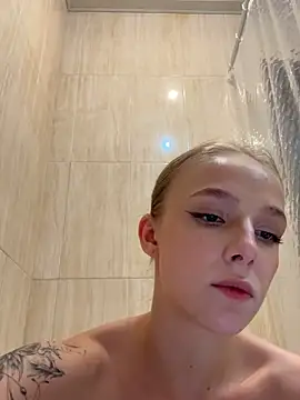 Snapshot of CaseyStar chatting on 12.06.24 CaseyStar online show from 12.06.24