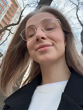 Snapshot of CaseyStar chatting on 01.08.25 CaseyStar online show from 01.08.25