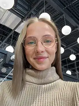 Snapshot of CaseyStar chatting on 01.15.25 CaseyStar online show from 01.15.25