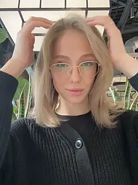 Snapshot of CaseyStar chatting on 02.19.25 CaseyStar online show from 02.19.25