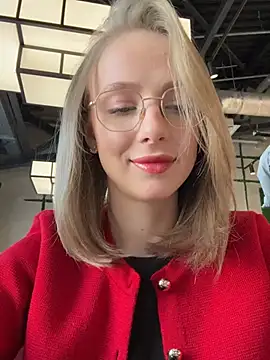 Snapshot of CaseyStar chatting on 02.21.25 CaseyStar online show from 02.21.25